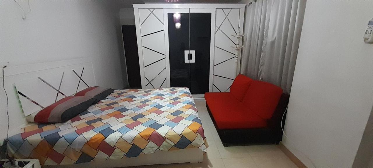 Single Comfort: Private Bathroom Retreat Homestay *